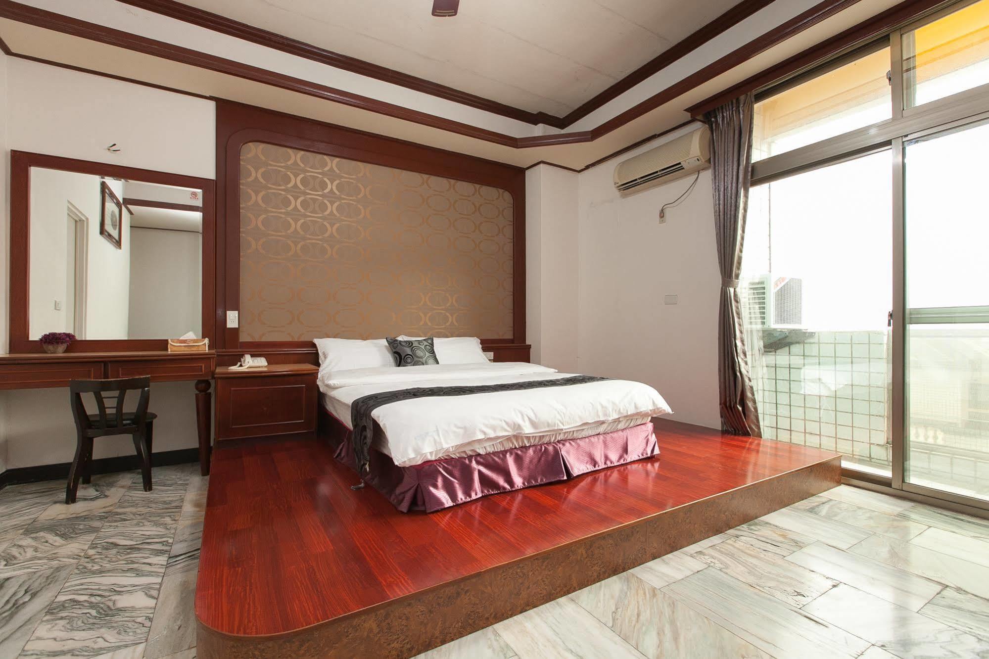 陶陶居商旅 Tautauchu Hotel Kota Hualien Bagian luar foto