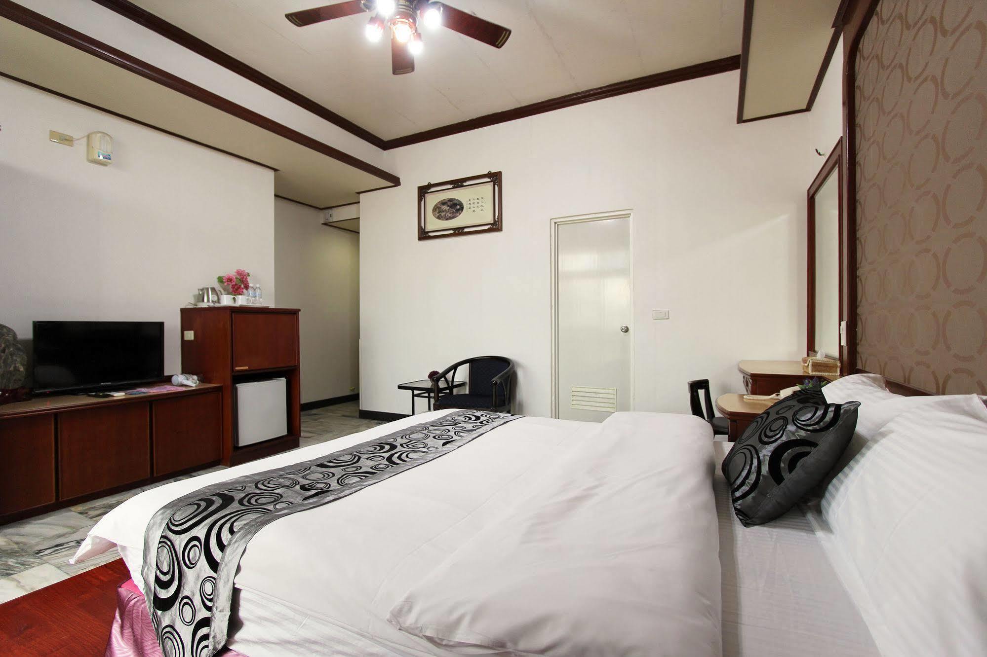 陶陶居商旅 Tautauchu Hotel Kota Hualien Bagian luar foto