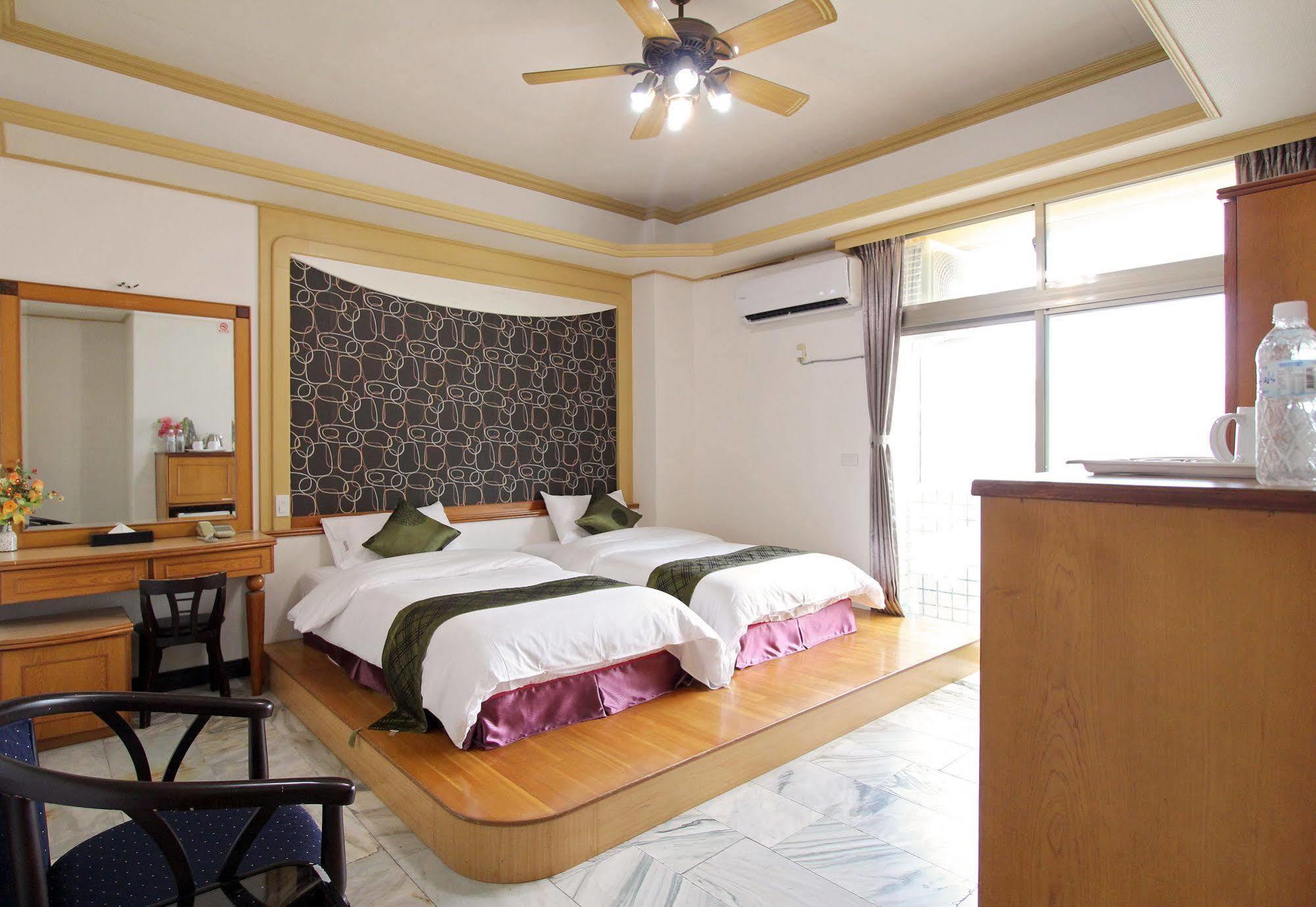 陶陶居商旅 Tautauchu Hotel Kota Hualien Bagian luar foto