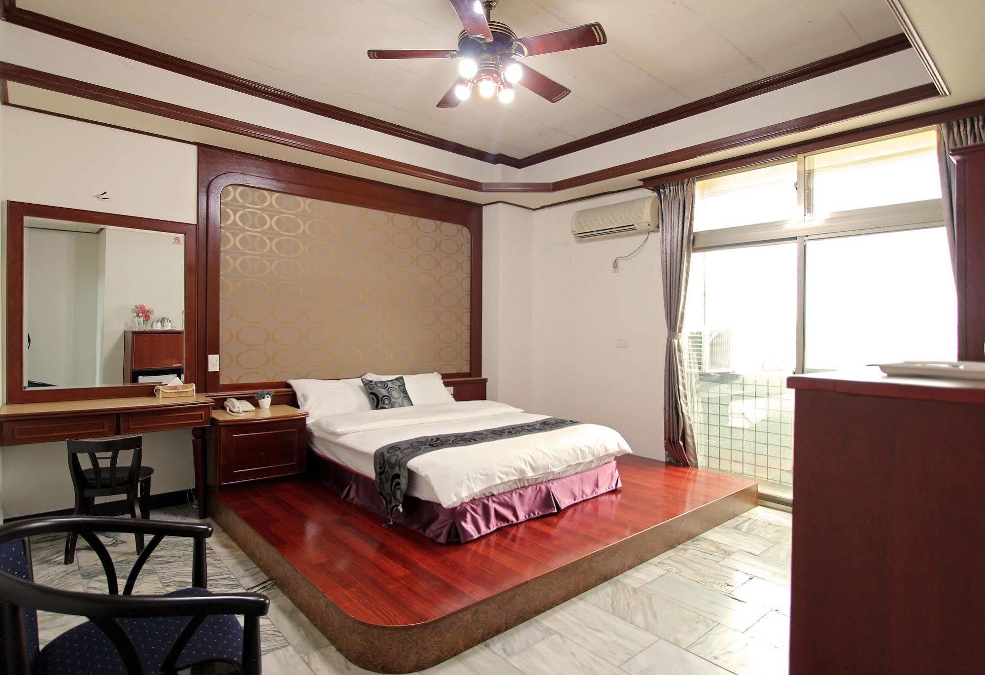 陶陶居商旅 Tautauchu Hotel Kota Hualien Bagian luar foto