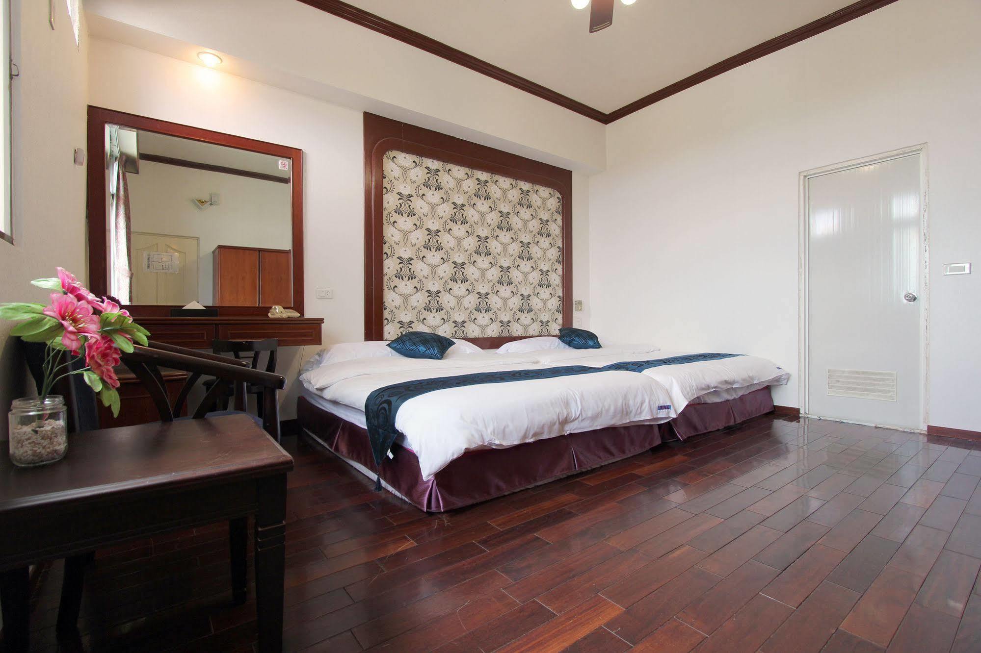 陶陶居商旅 Tautauchu Hotel Kota Hualien Bagian luar foto
