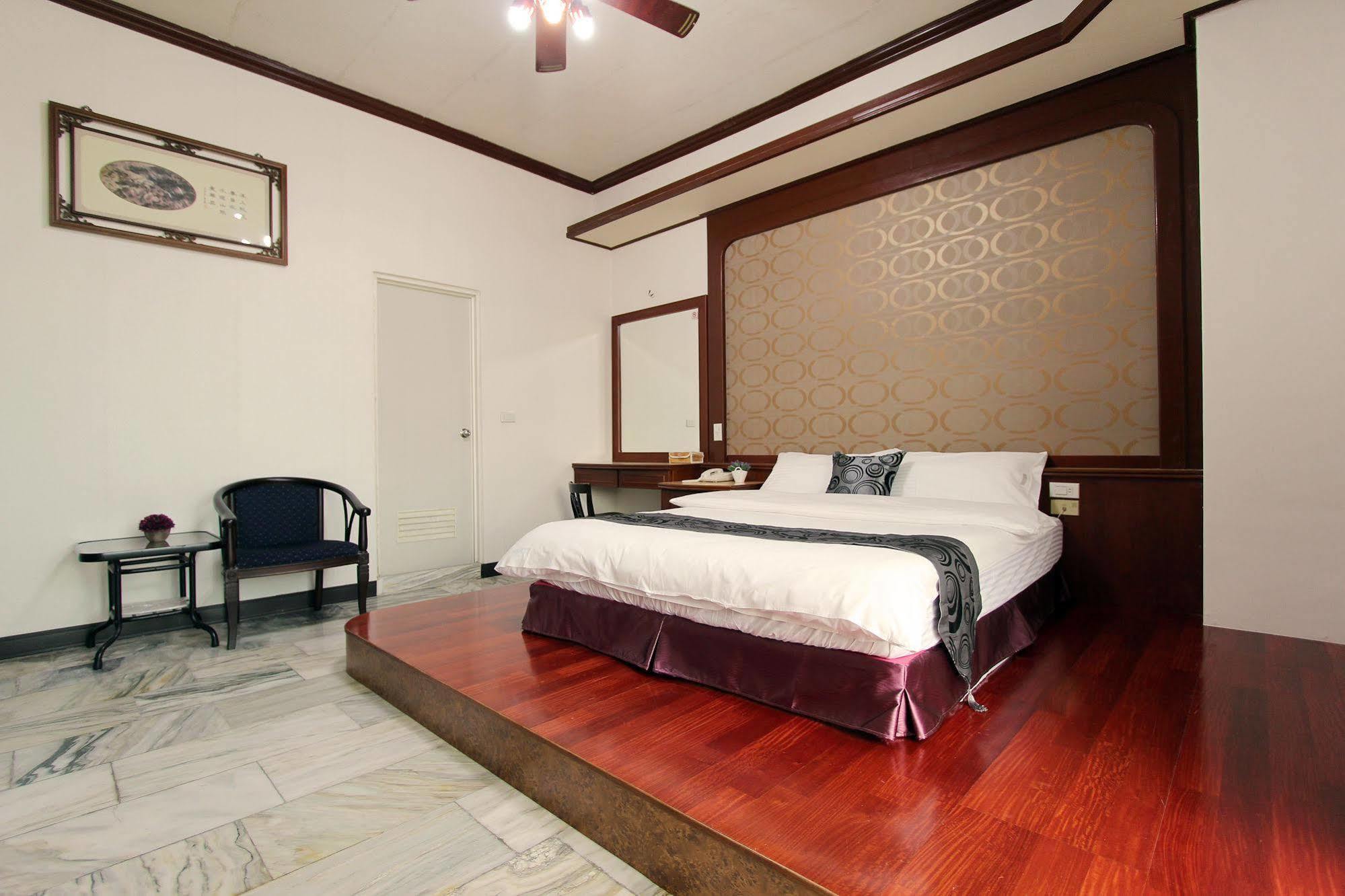 陶陶居商旅 Tautauchu Hotel Kota Hualien Bagian luar foto