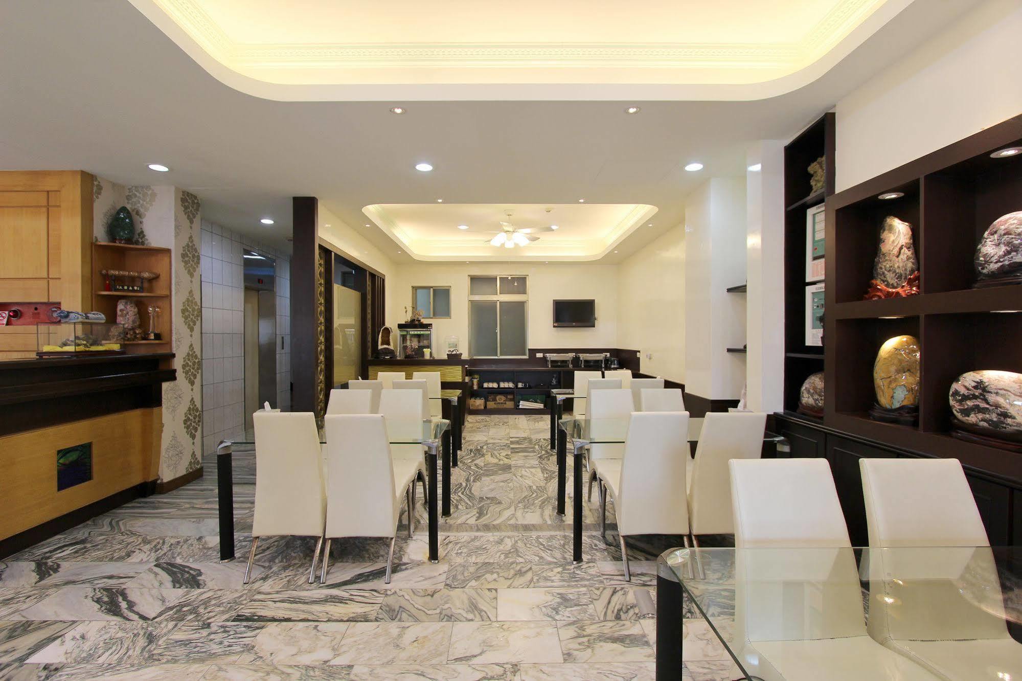 陶陶居商旅 Tautauchu Hotel Kota Hualien Bagian luar foto
