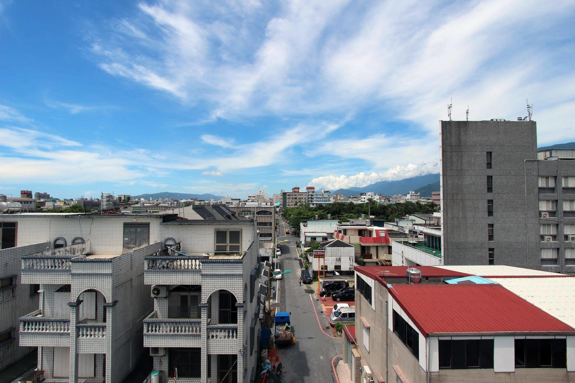 陶陶居商旅 Tautauchu Hotel Kota Hualien Bagian luar foto